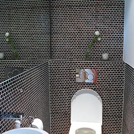 Sainte-maxime Sleeps 10 Pool Wifi *