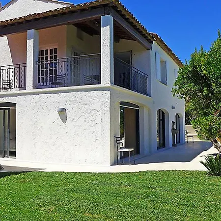 Sainte-maxime Sleeps 10 Pool Wifi Holiday home *