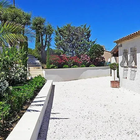 Sainte-maxime Sleeps 10 Pool Wifi